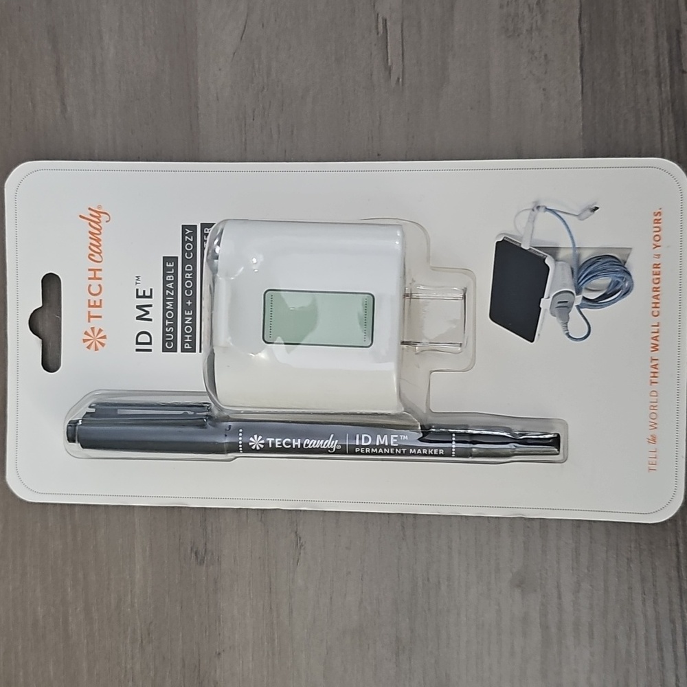 Tech Candy ID ME Phone Cord Cozy USB Adapter